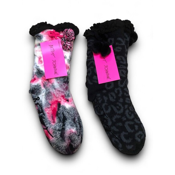 Muk Luks Shoes - Betsey Johnson Women's Betsey Tie Dye Cabin Sock (2 Pairs) - S/M (5-7)